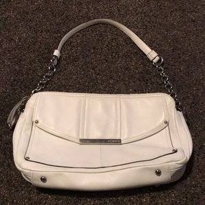 B Makowsky white leather bag w/leopard interior
